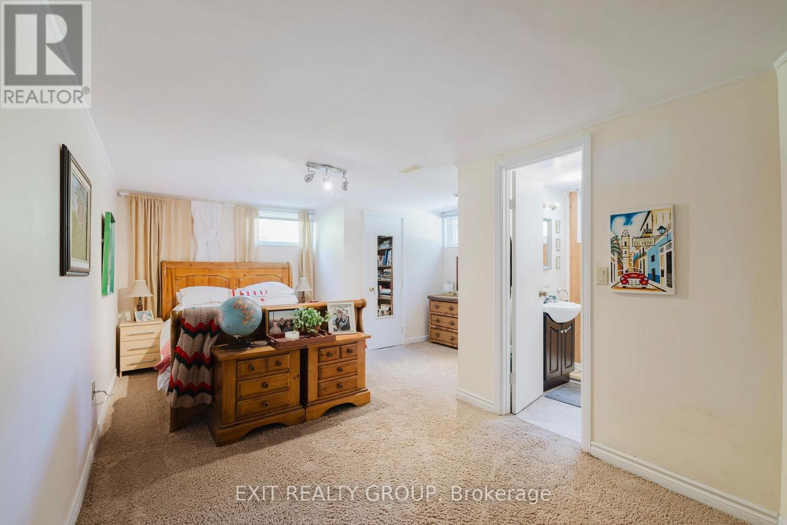 556 ROSEBUSH ROAD Image 24