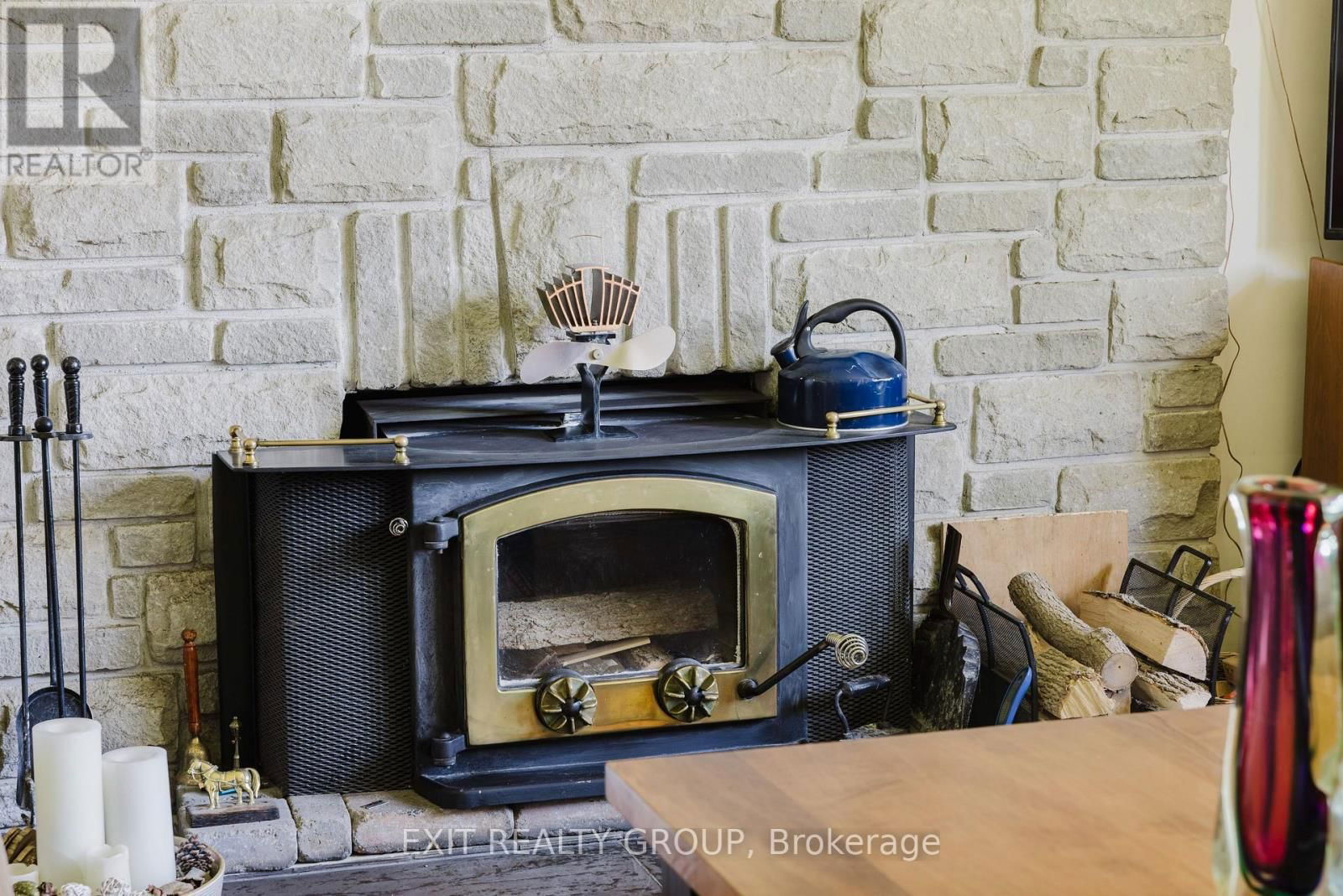 556 ROSEBUSH ROAD Image 3