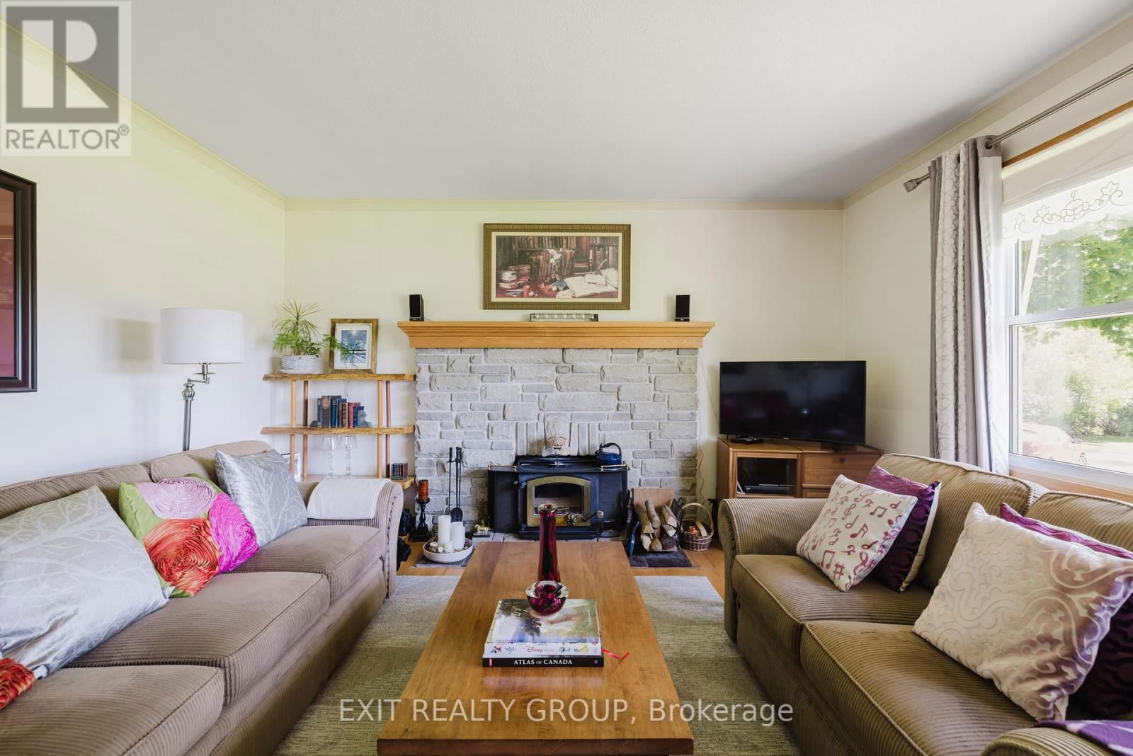 556 ROSEBUSH ROAD Image 4