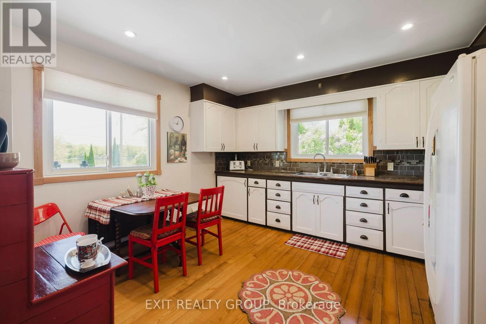 556 ROSEBUSH ROAD Image 6