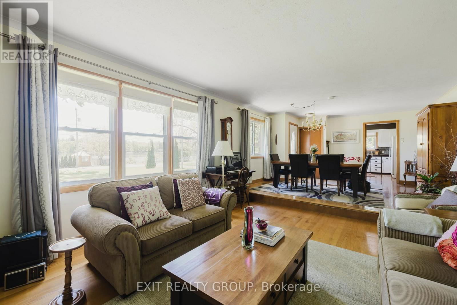 556 ROSEBUSH ROAD Image 7