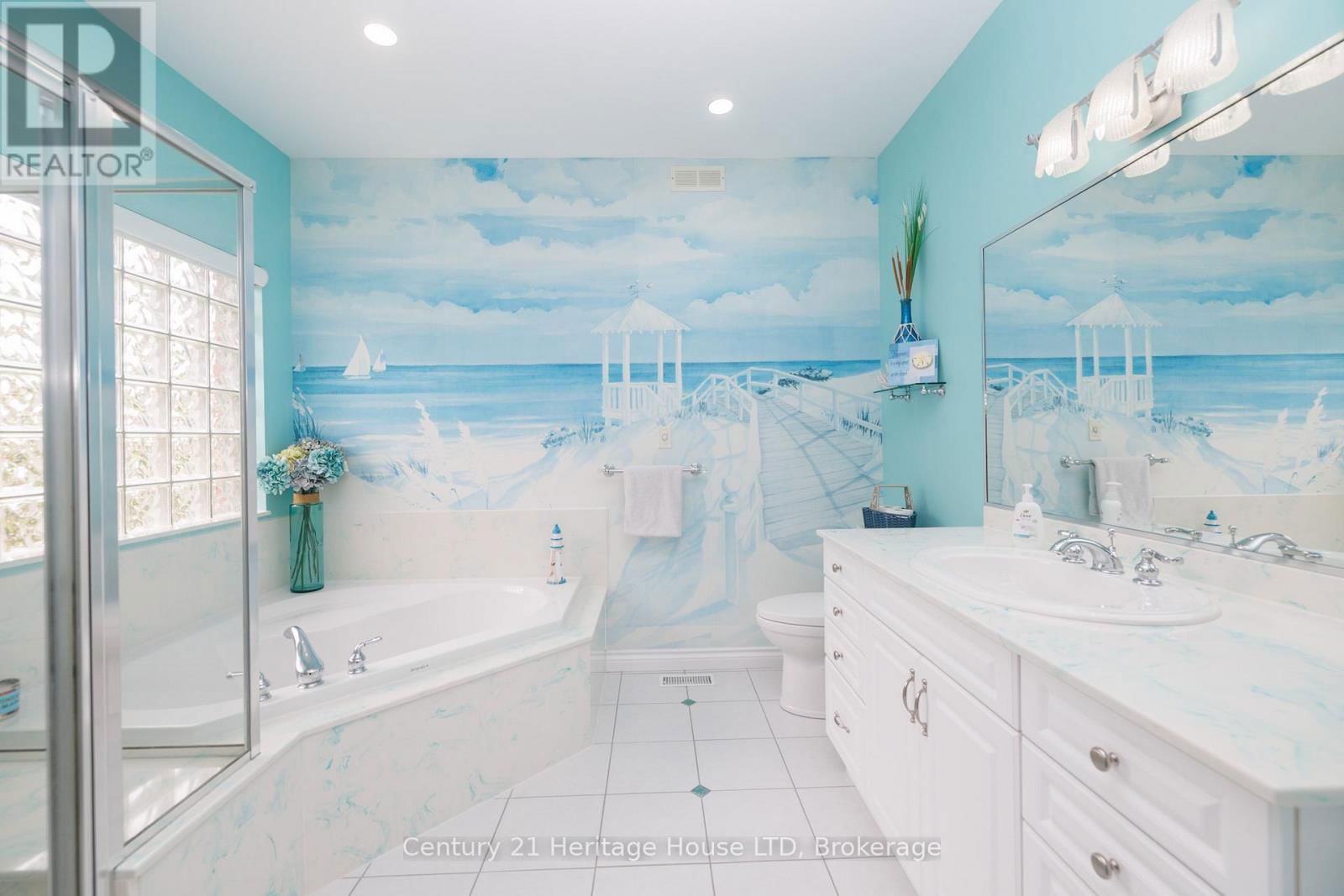 559 KENSINGTON COURT Image 19