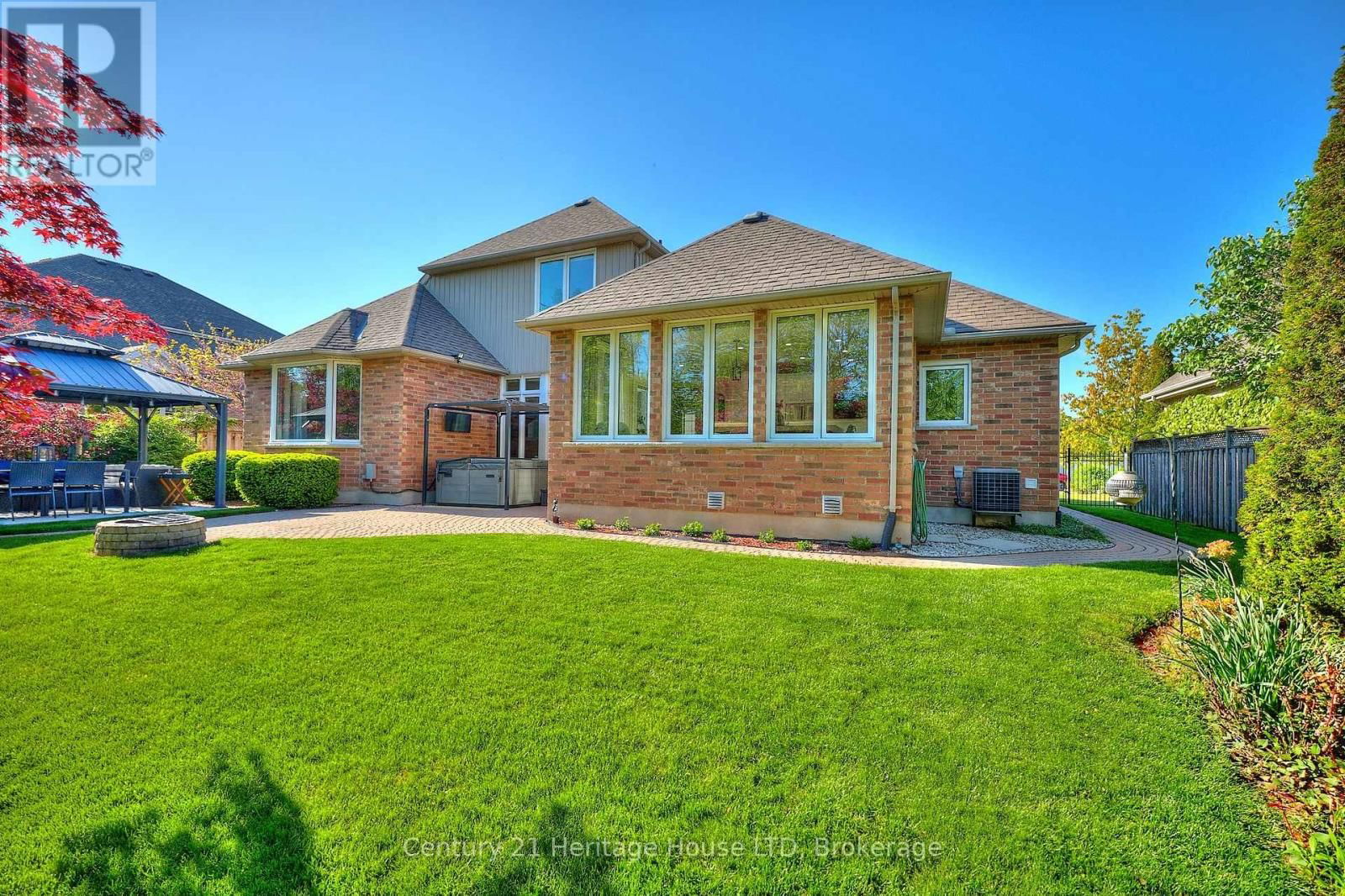 559 KENSINGTON COURT Image 29