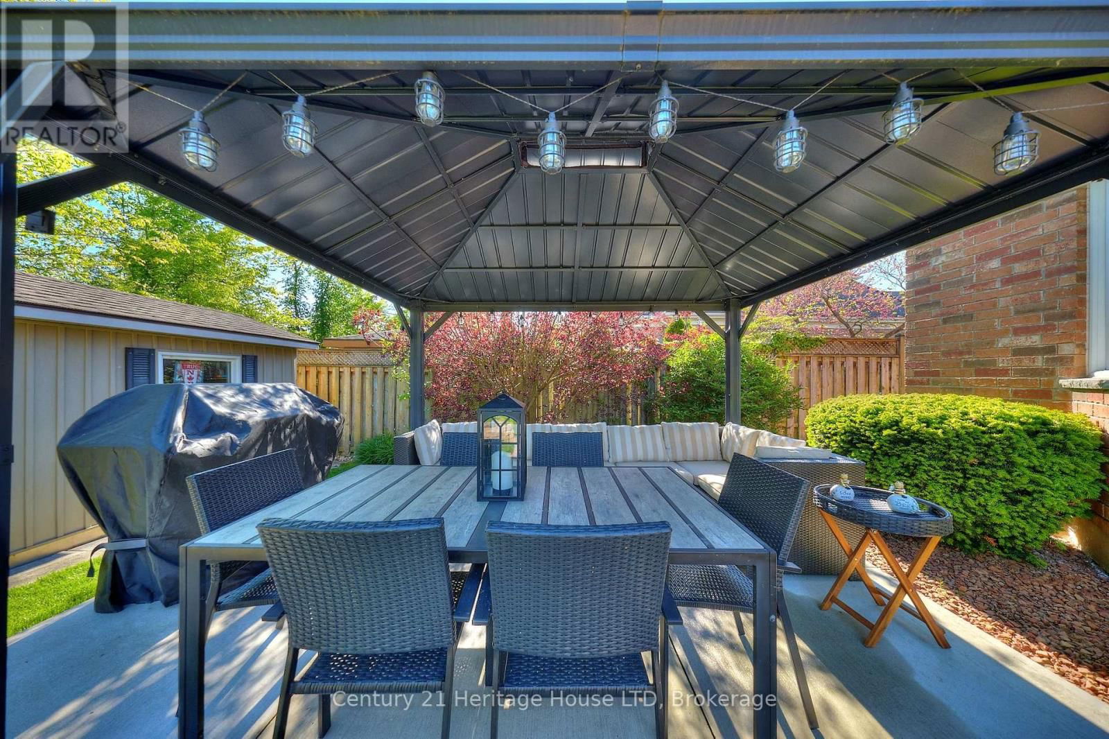 559 KENSINGTON COURT Image 31