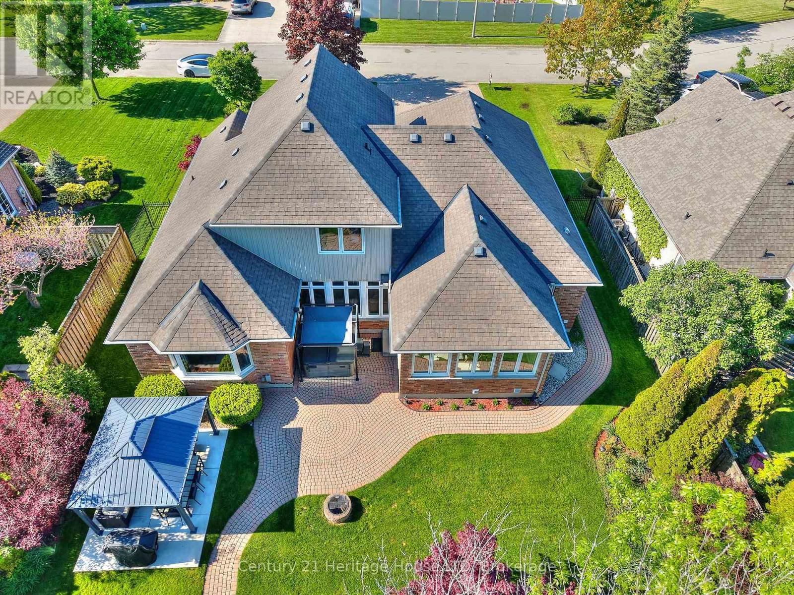 559 KENSINGTON COURT Image 36