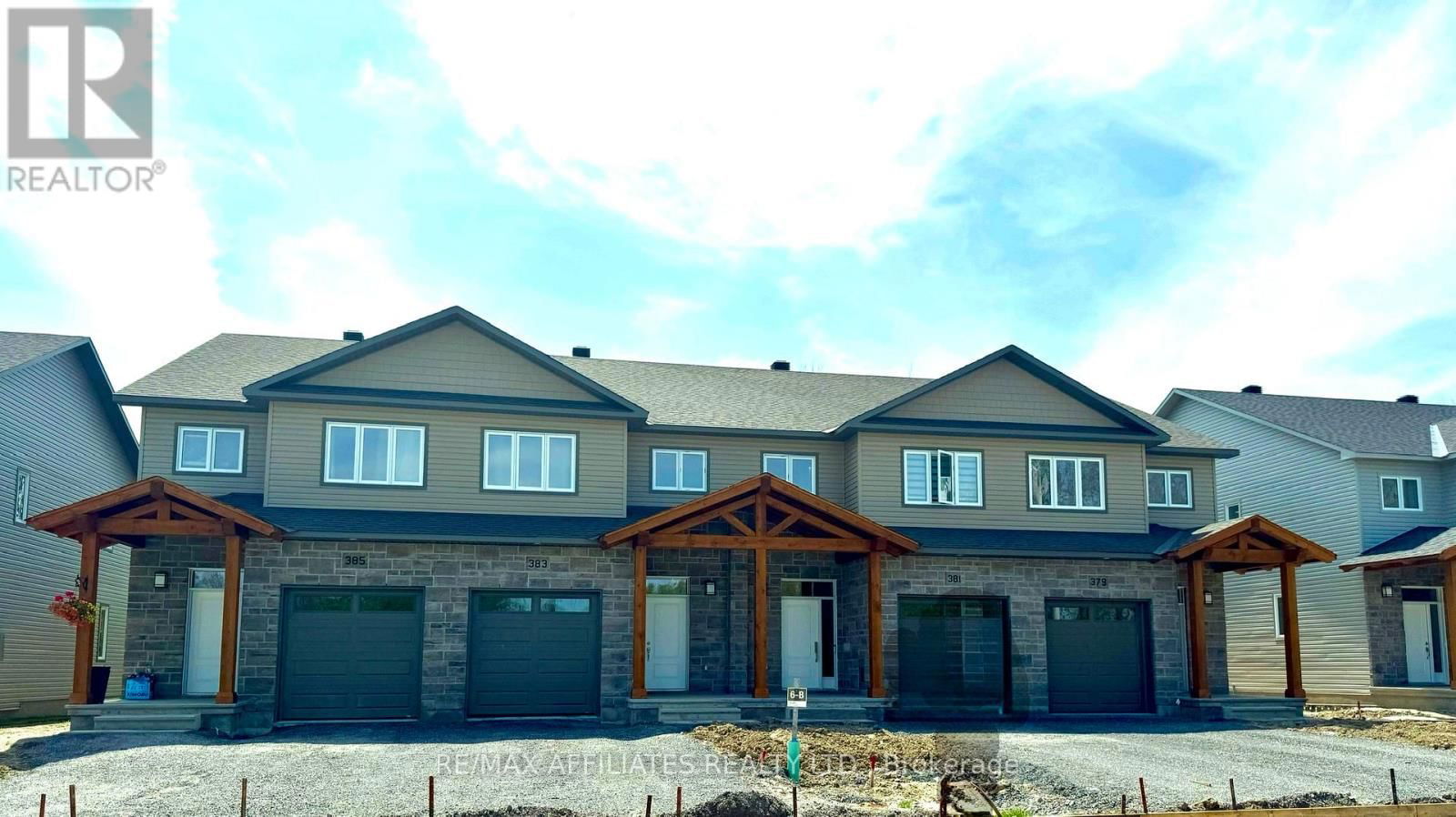 363 VOYAGEUR PLACE Image 1
