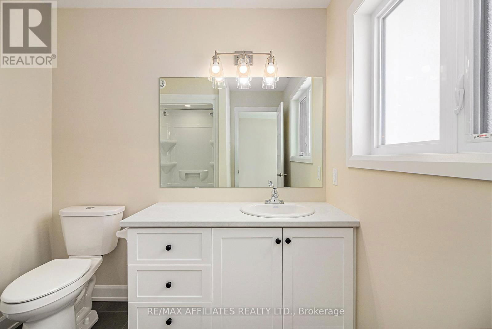 363 VOYAGEUR PLACE Image 14