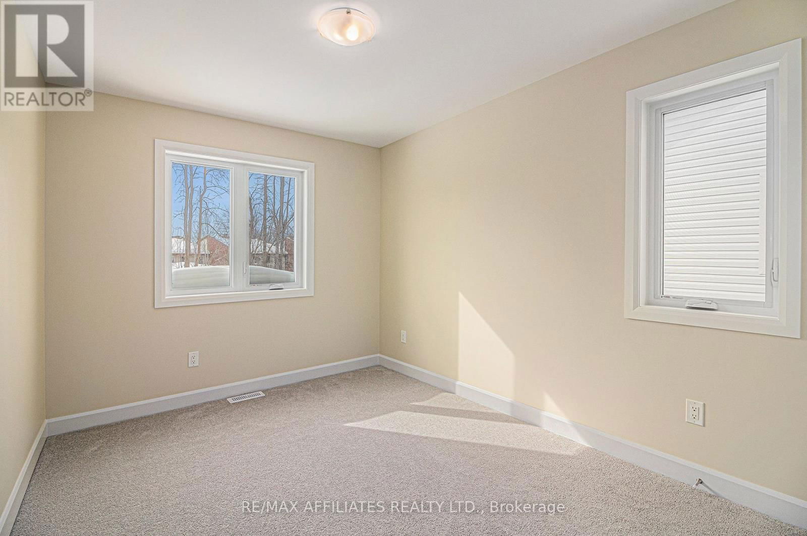 363 VOYAGEUR PLACE Image 15