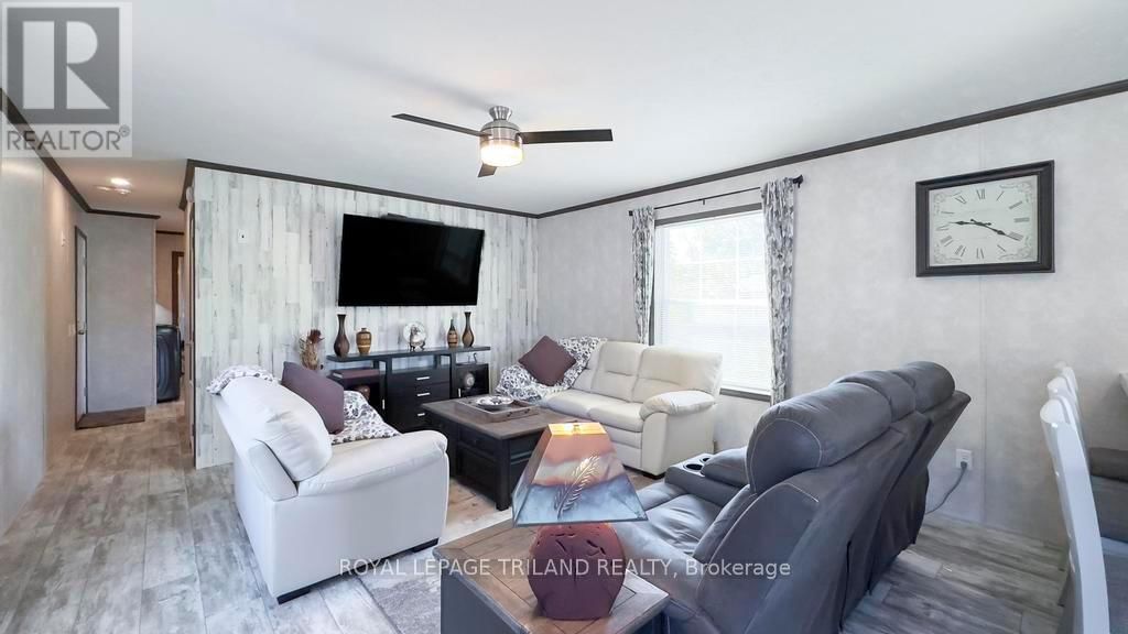 14 - 9385 IPPERWASH ROAD Image 15