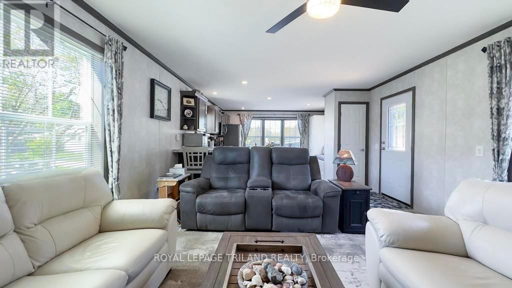 14 - 9385 IPPERWASH ROAD Image 19