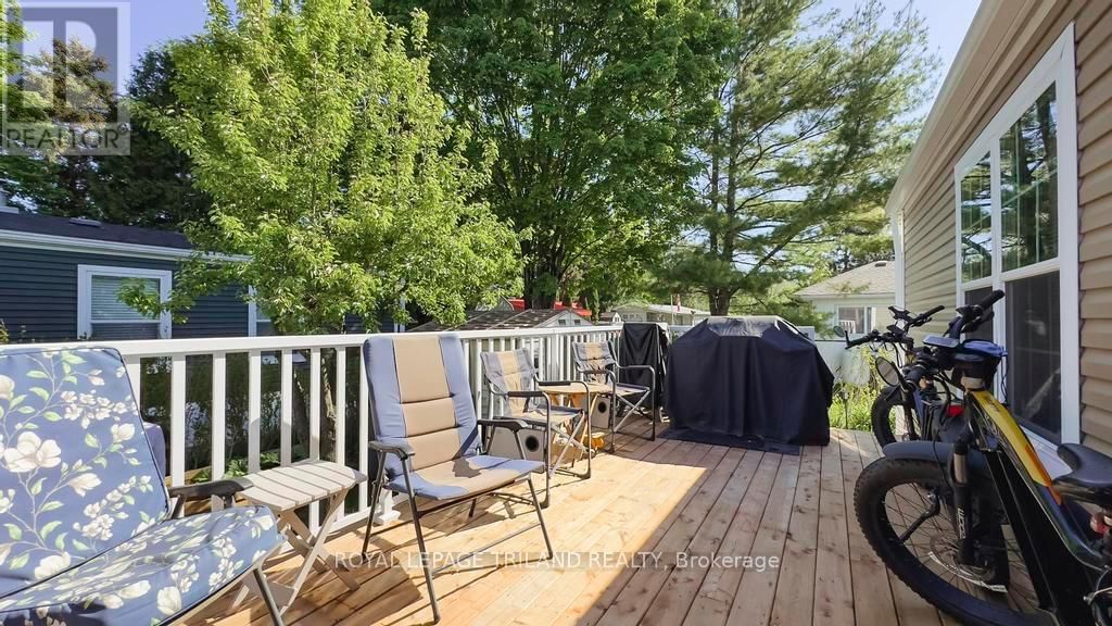 14 - 9385 IPPERWASH ROAD Image 32