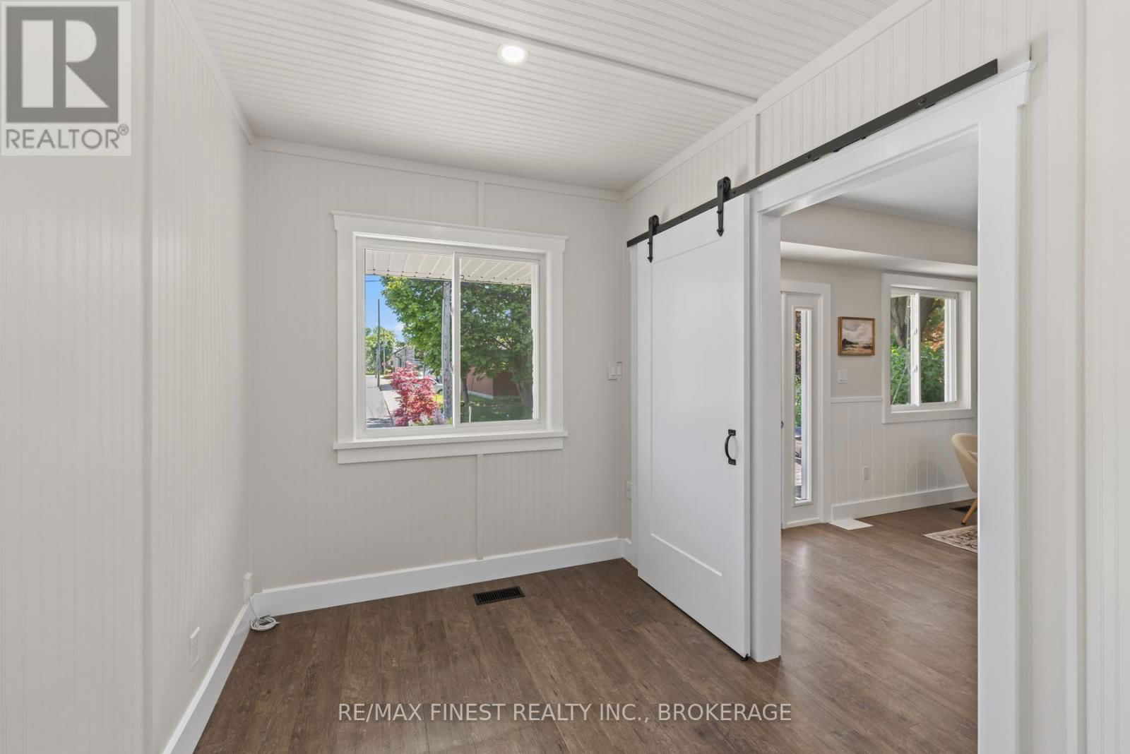 4363 NOTRE DAME STREET Image 10
