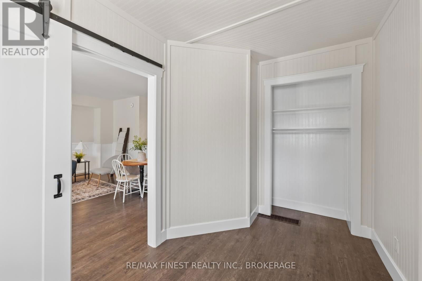 4363 NOTRE DAME STREET Image 11