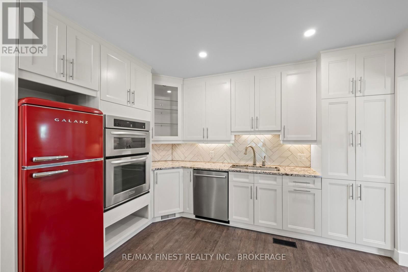 4363 NOTRE DAME STREET Image 17