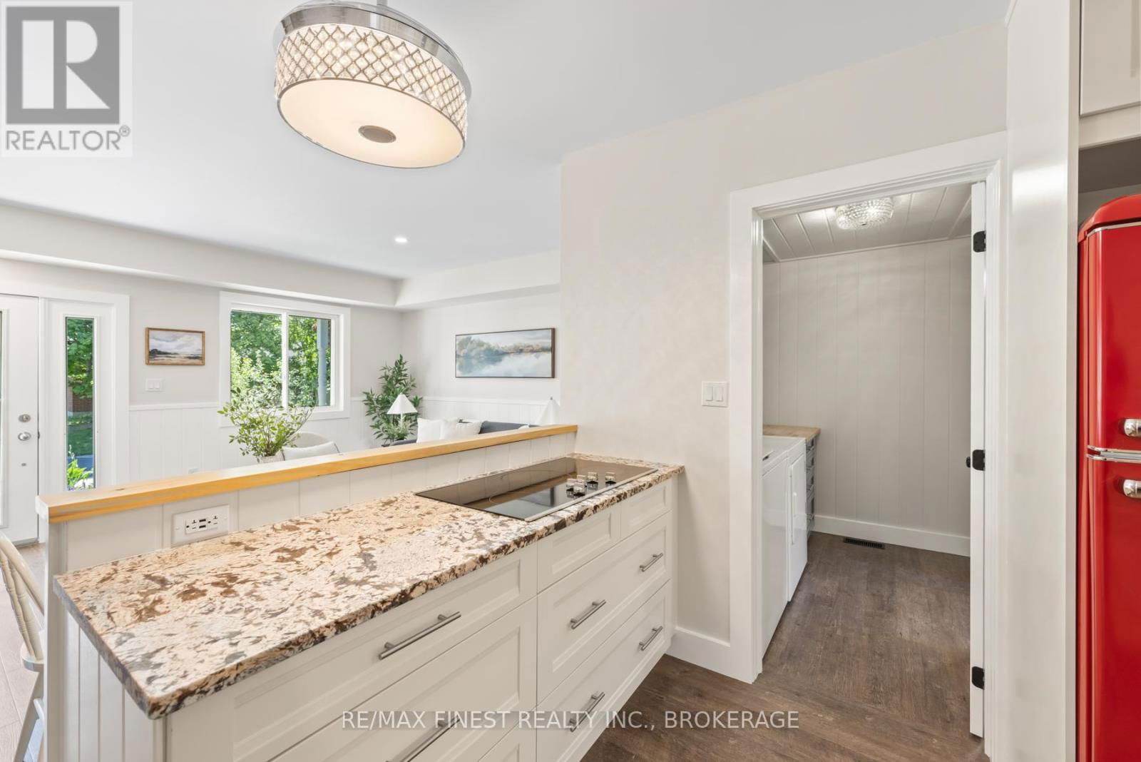 4363 NOTRE DAME STREET Image 19
