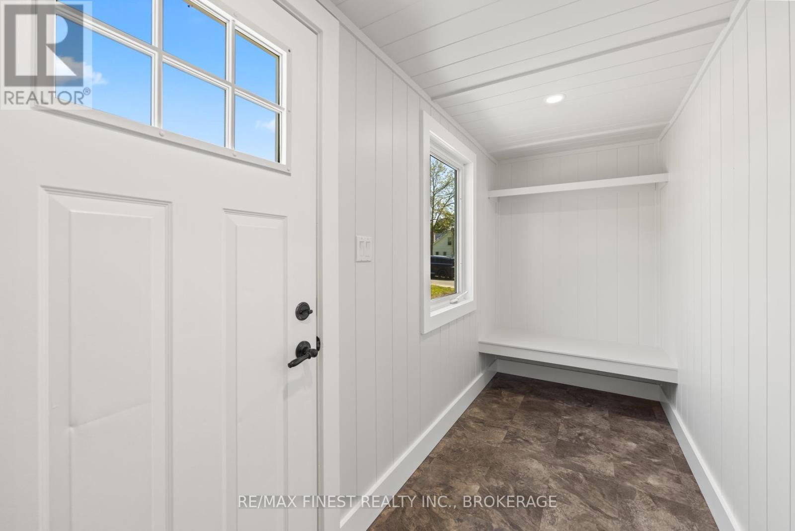 4363 NOTRE DAME STREET Image 22