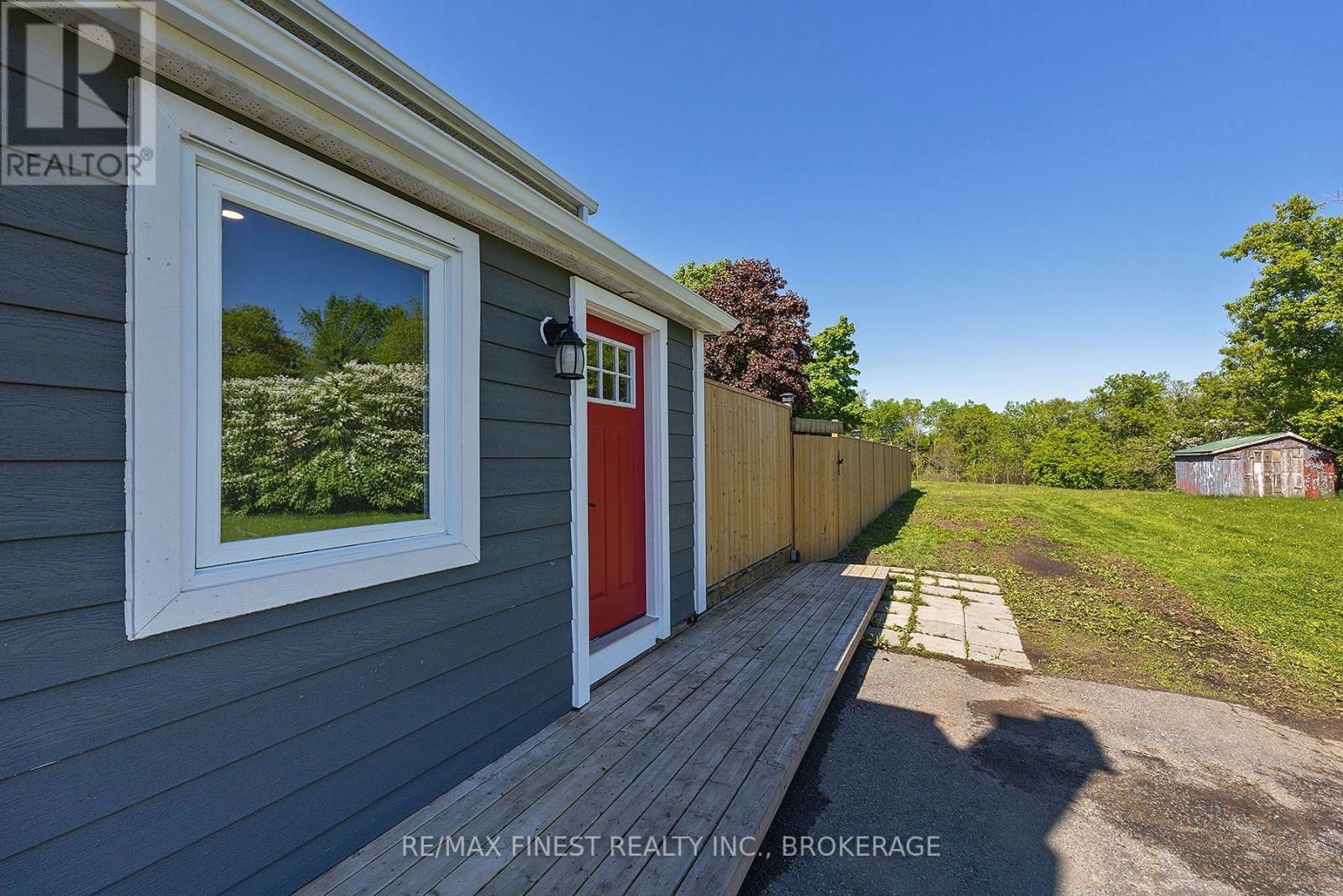 4363 NOTRE DAME STREET Image 37