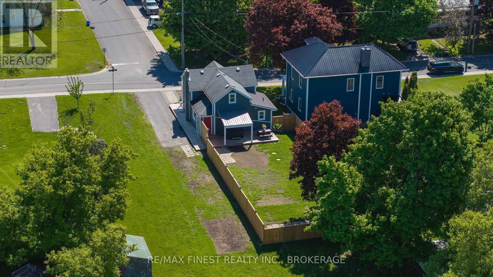 4363 NOTRE DAME STREET Image 43