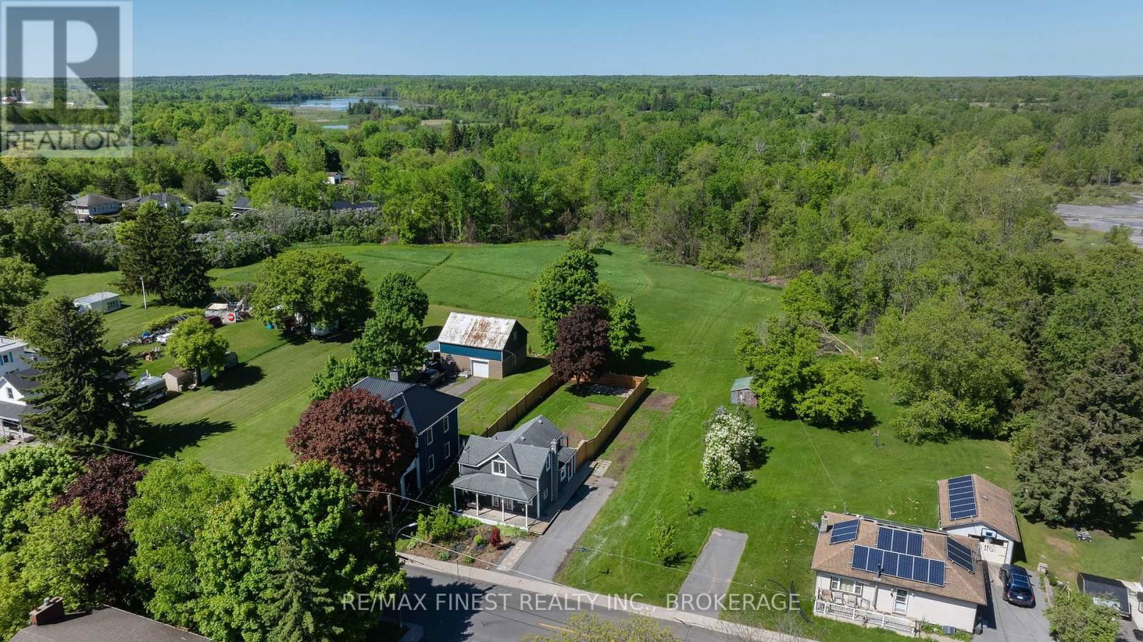 4363 NOTRE DAME STREET Image 45
