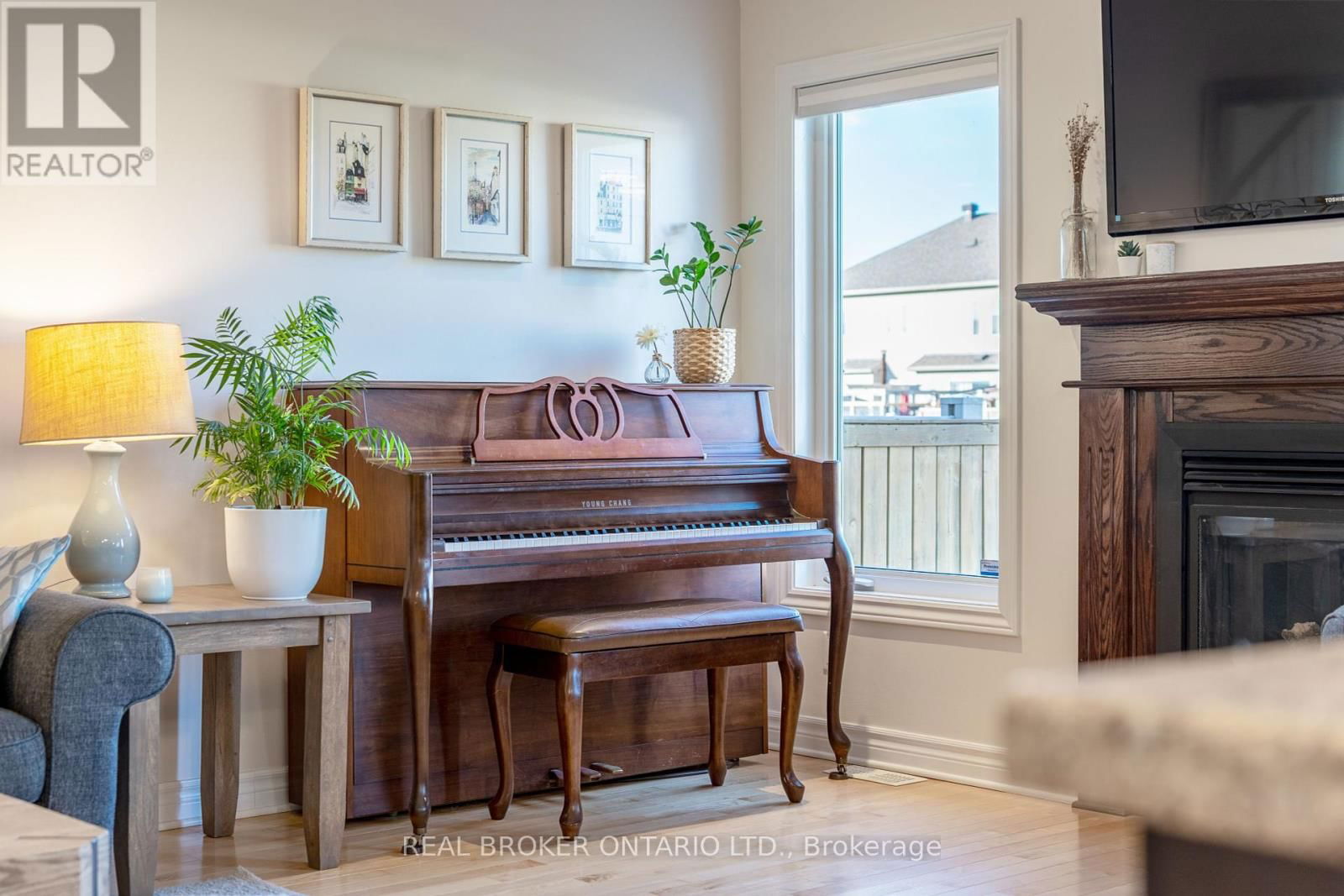 2473 ESPRIT DRIVE Image 13