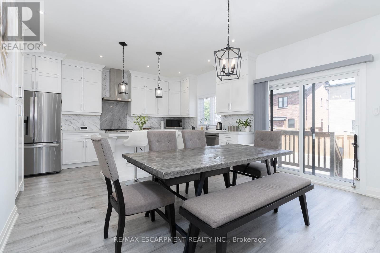 388 KLEIN CIRCLE Image 10