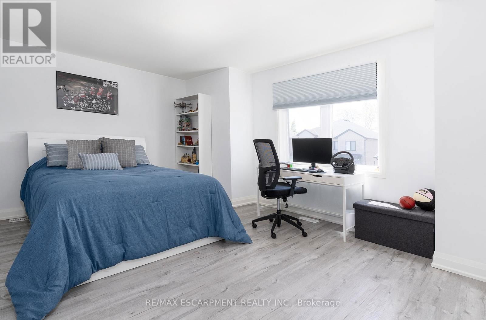 388 KLEIN CIRCLE Image 20