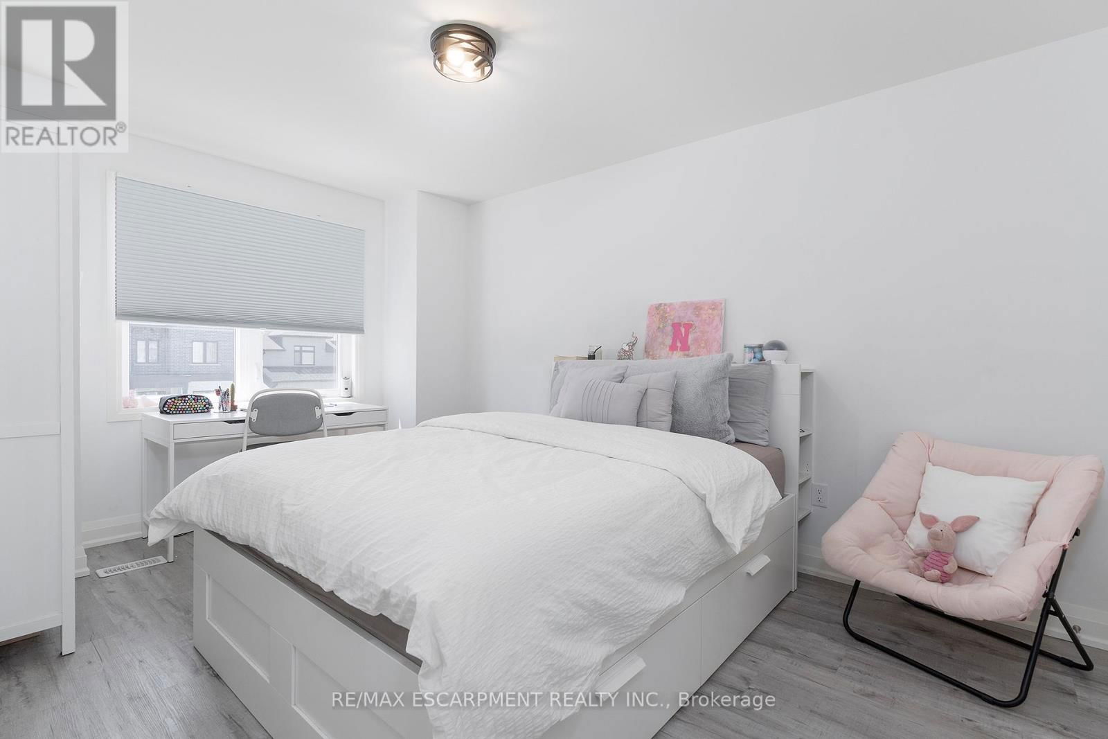 388 KLEIN CIRCLE Image 22