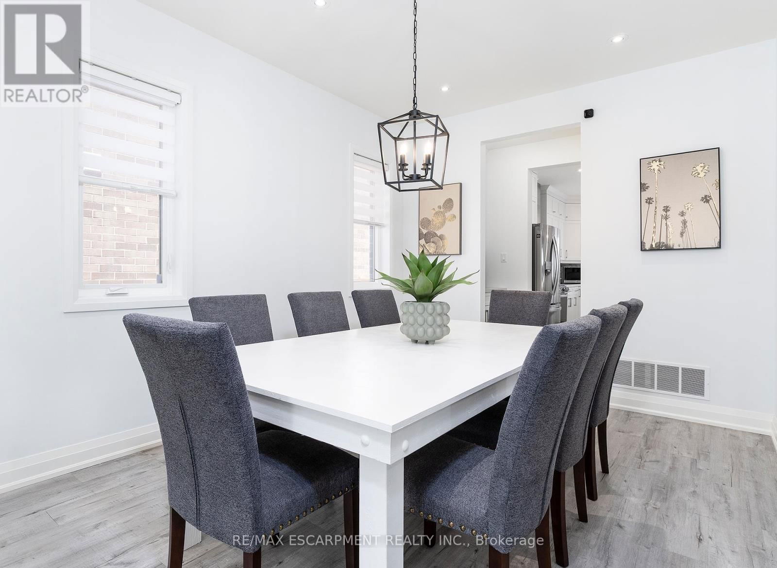 388 KLEIN CIRCLE Image 4
