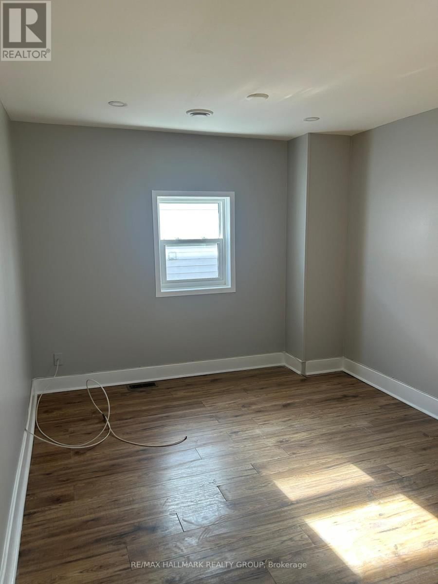 4 - 240 MARIER AVENUE Image 6