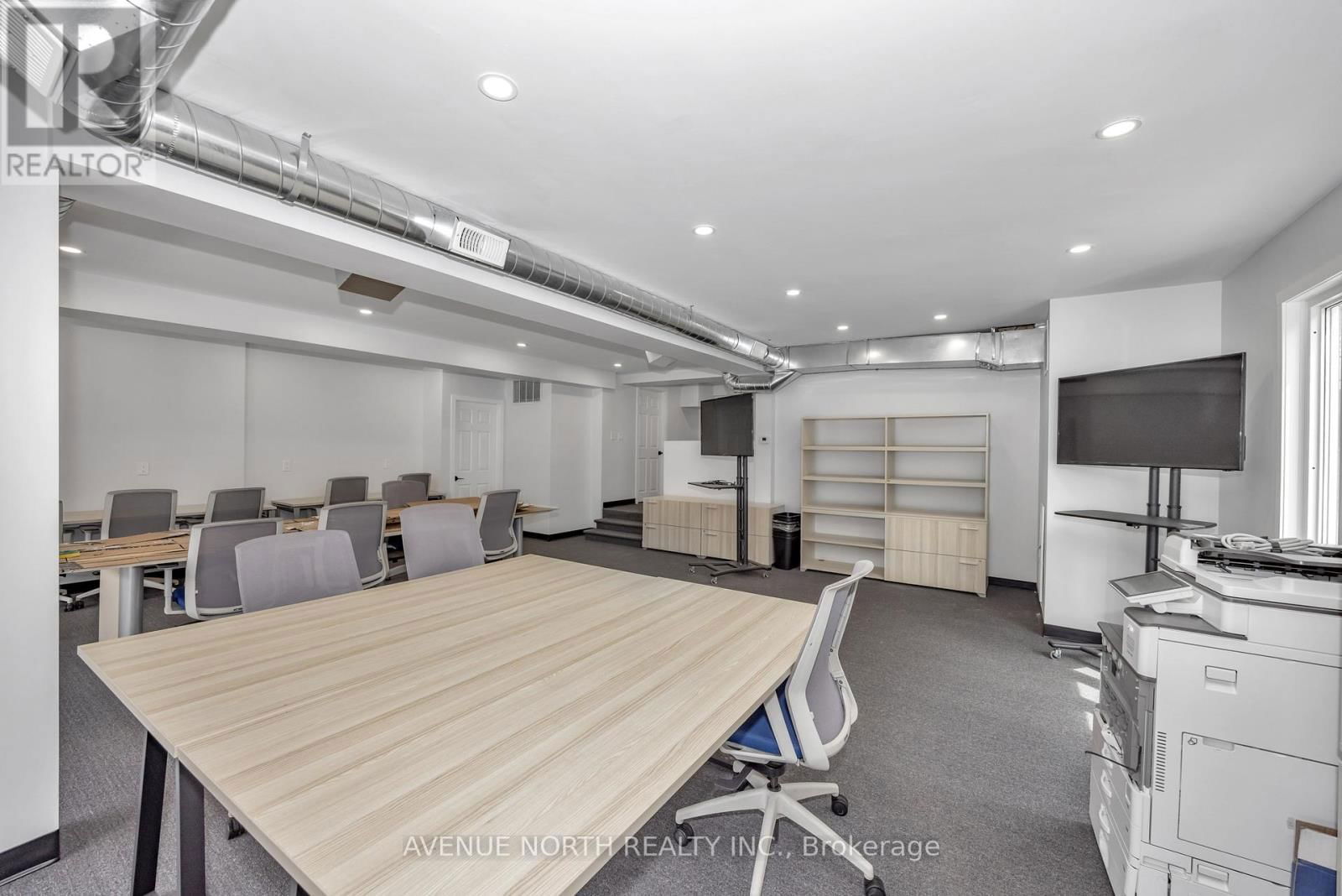 85 HOLLAND AVENUE NORTH Image 11