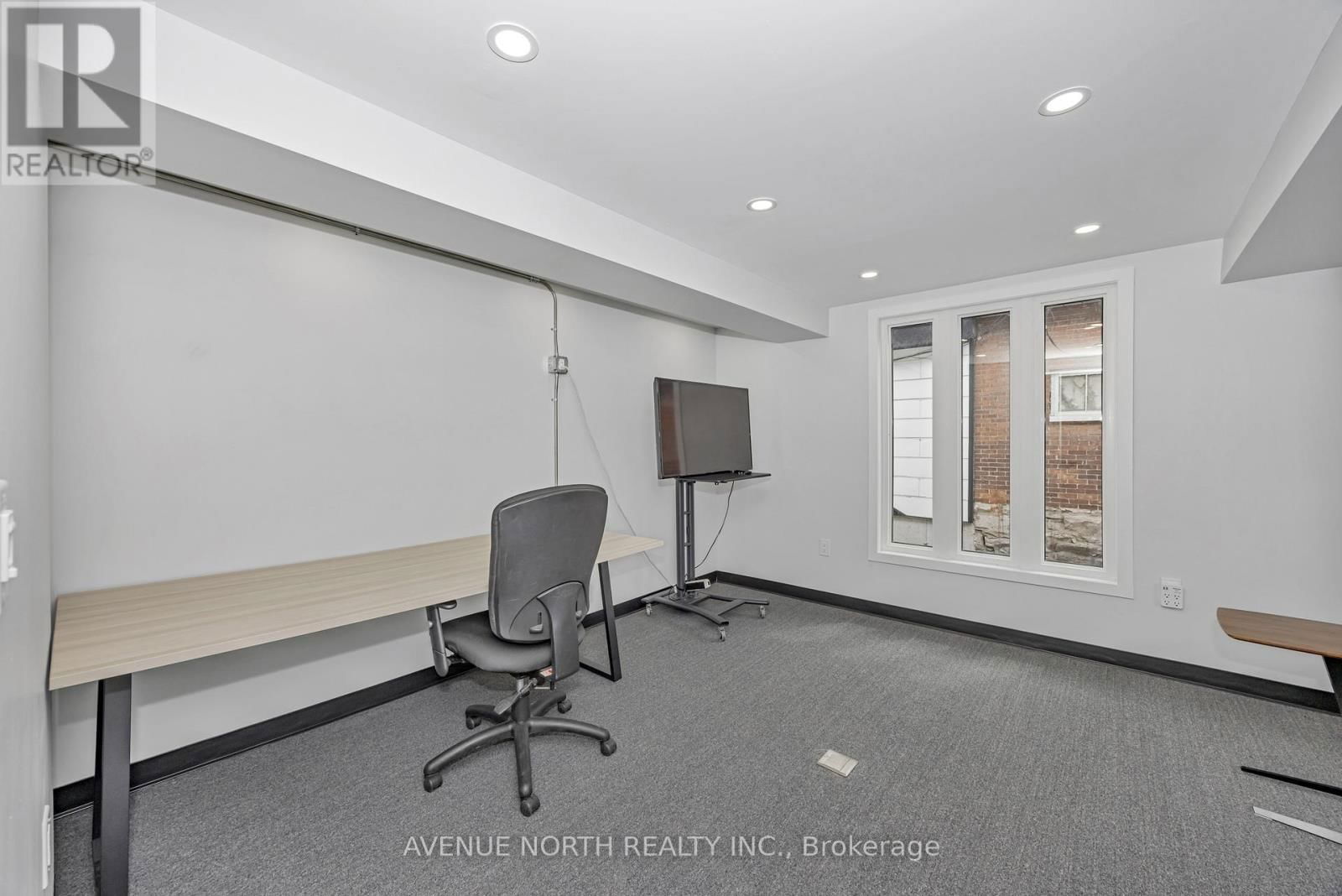 85 HOLLAND AVENUE NORTH Image 18