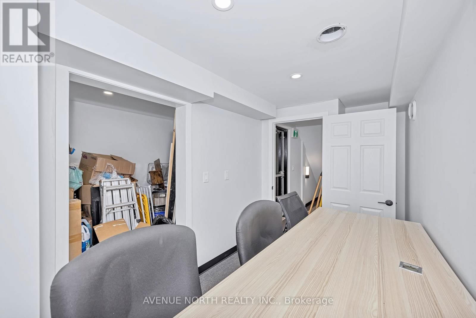 85 HOLLAND AVENUE NORTH Image 21
