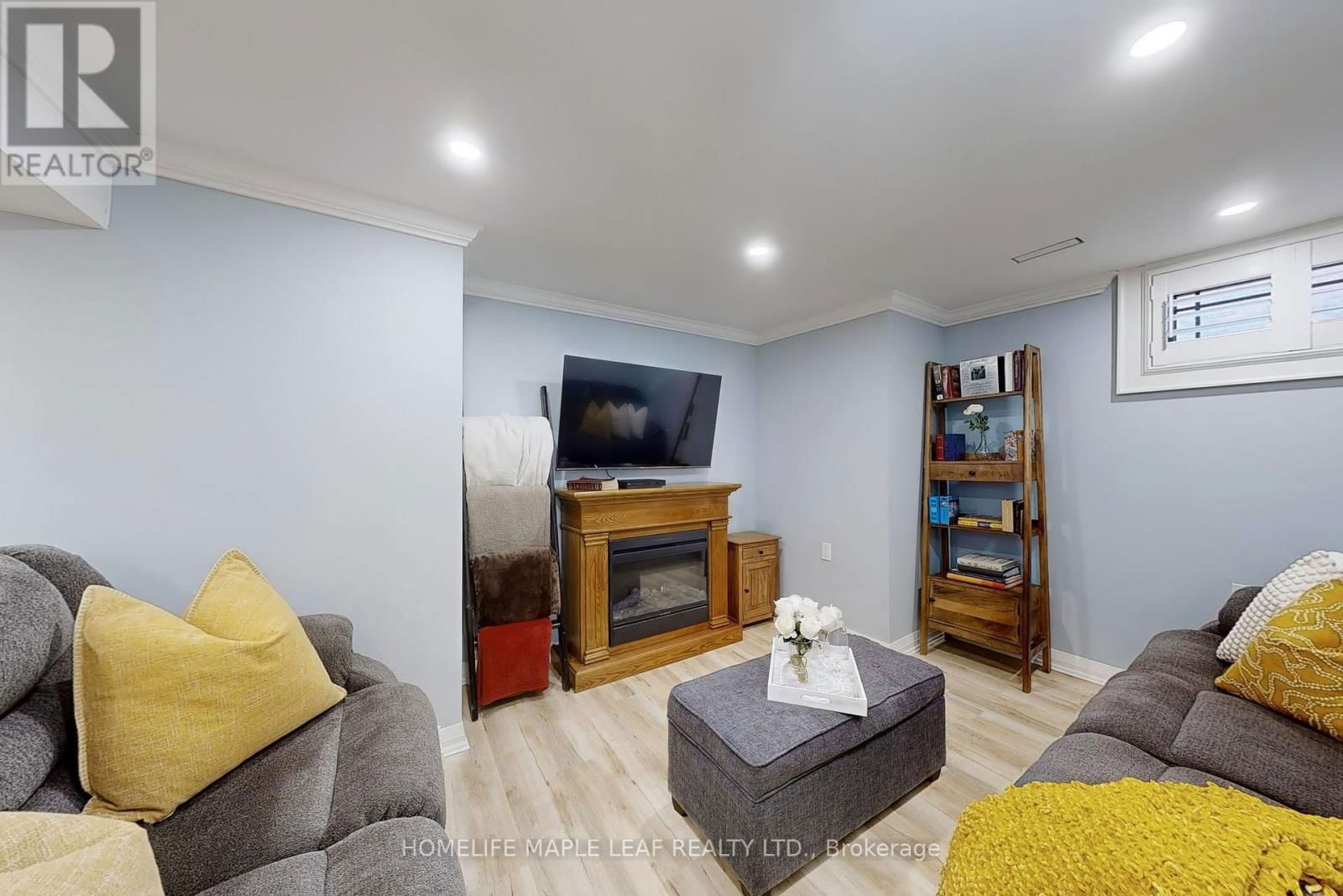 62 MONTROSE AVENUE Image 4