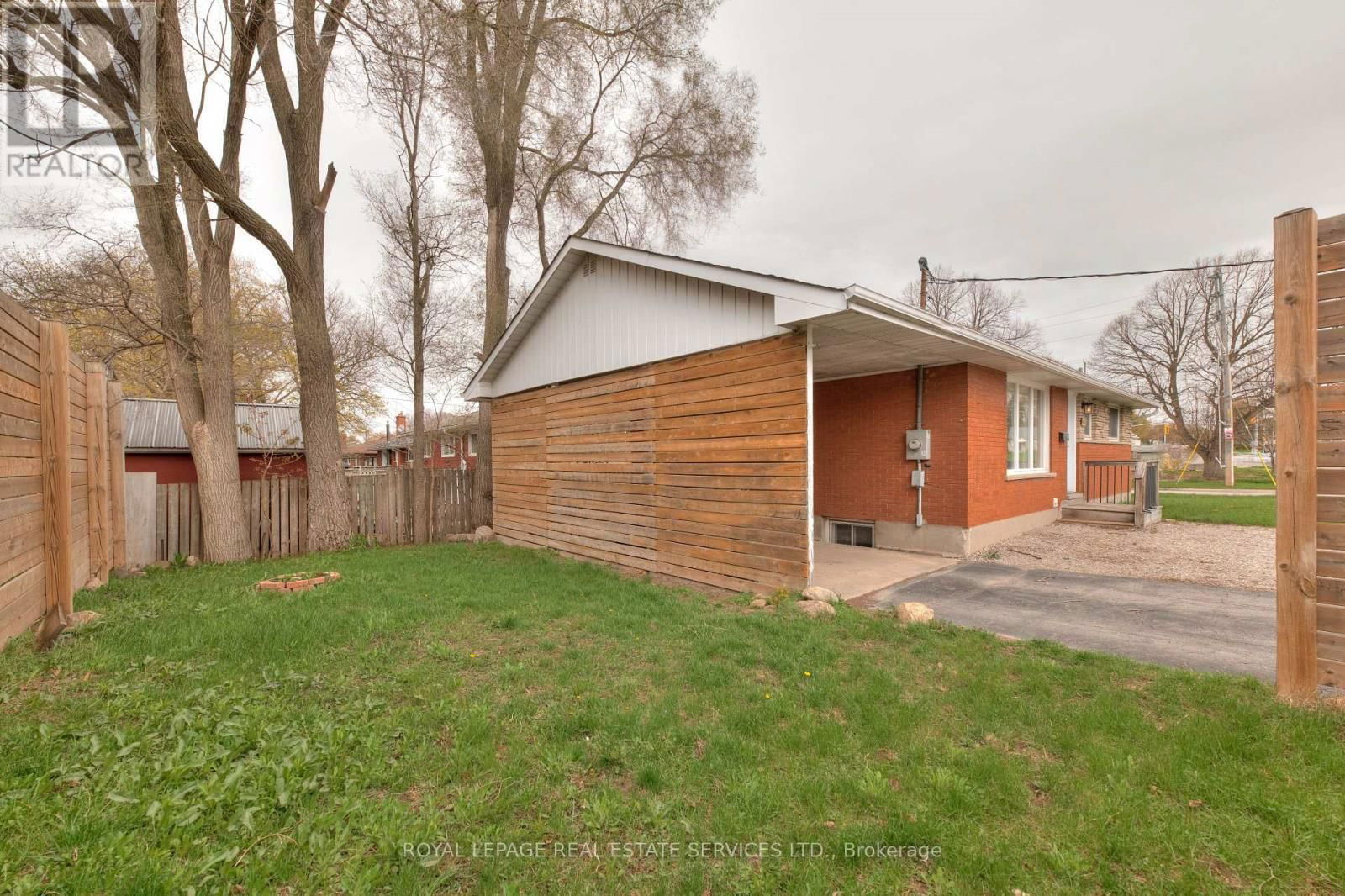 484 SPEEDVALE AVENUE EAST Image 16