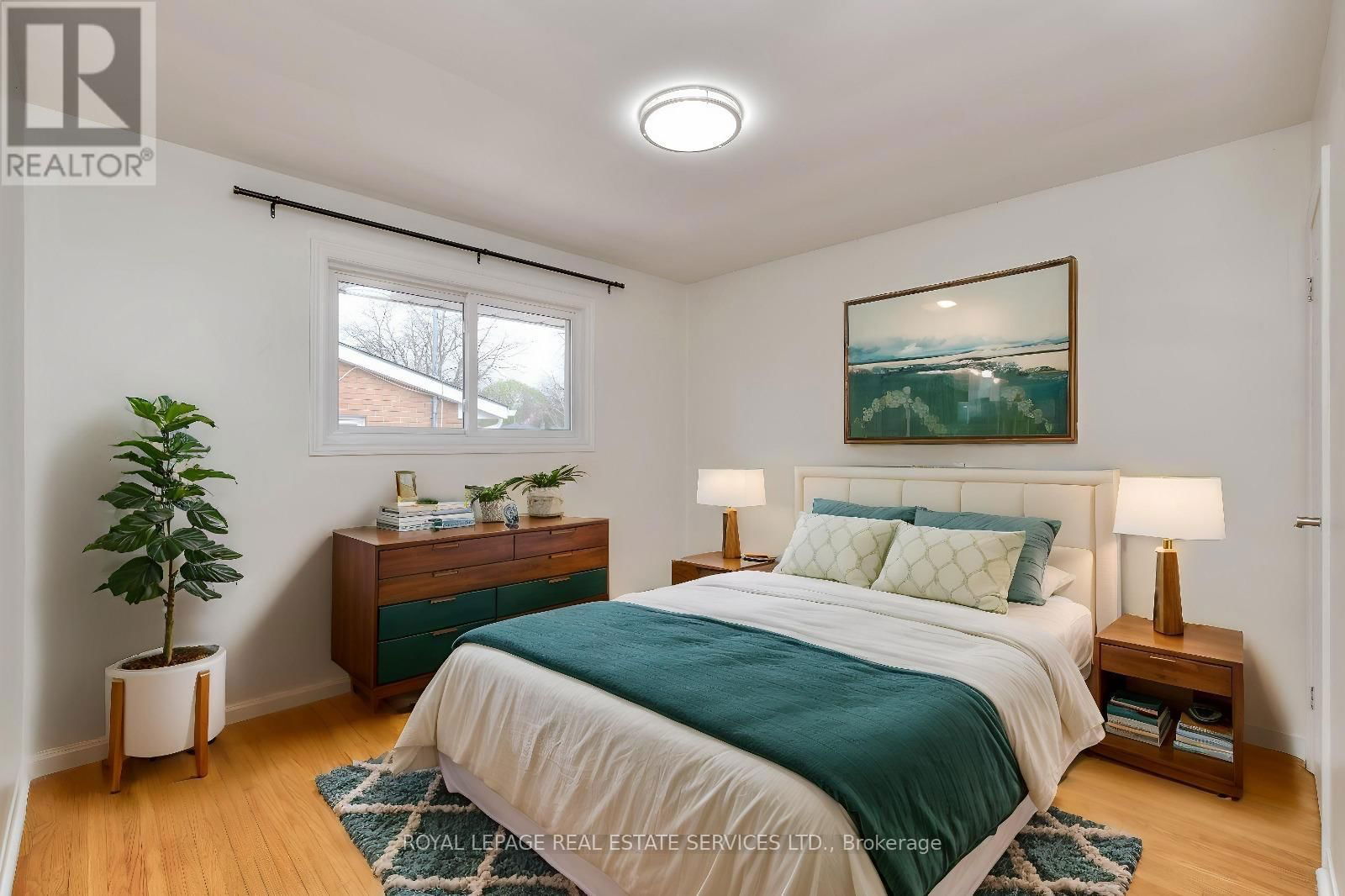 484 SPEEDVALE AVENUE EAST Image 3