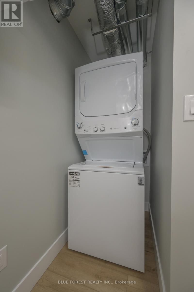 Unit 2 - 325 EDMONTON STREET Image 12