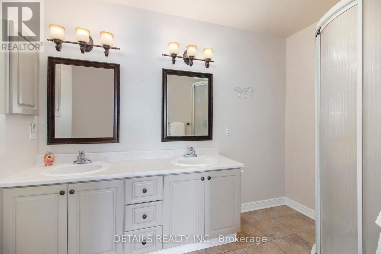 94 WATERTHRUSH CRESCENT Image 23