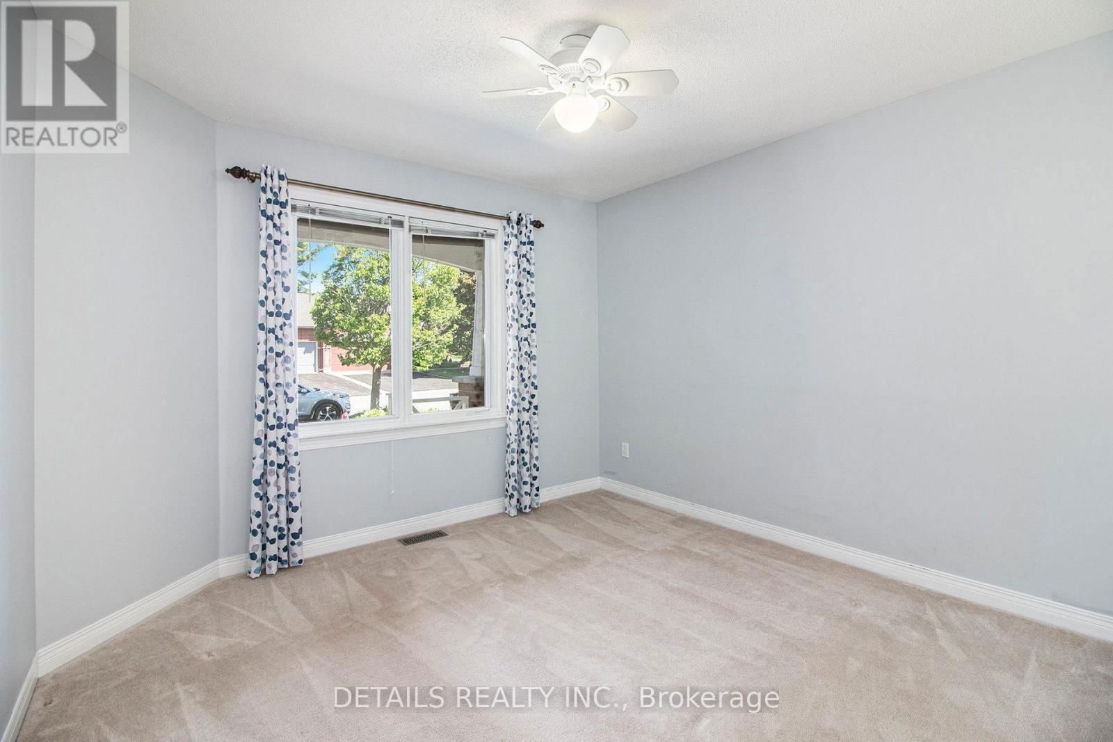 94 WATERTHRUSH CRESCENT Image 24