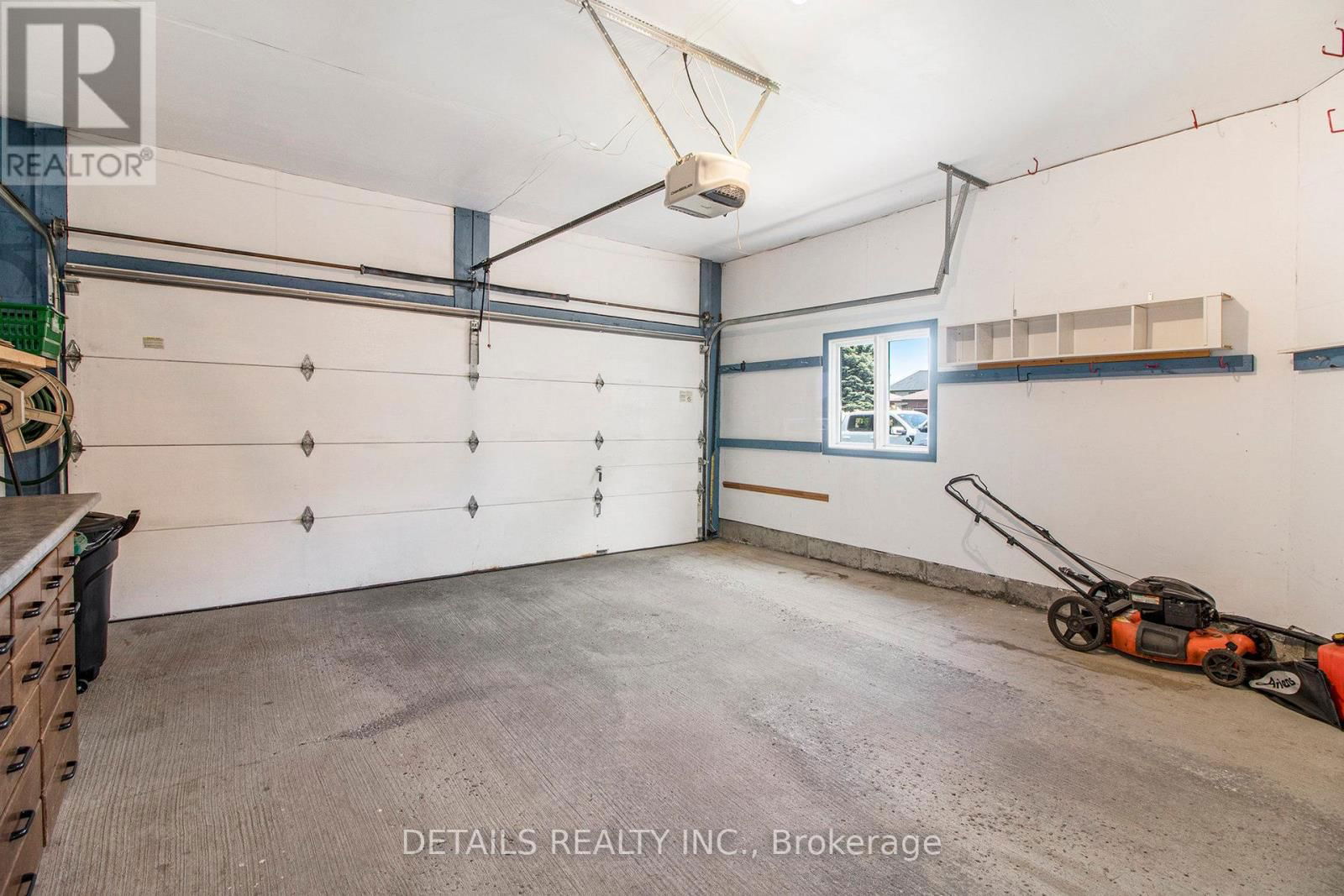 94 WATERTHRUSH CRESCENT Image 34
