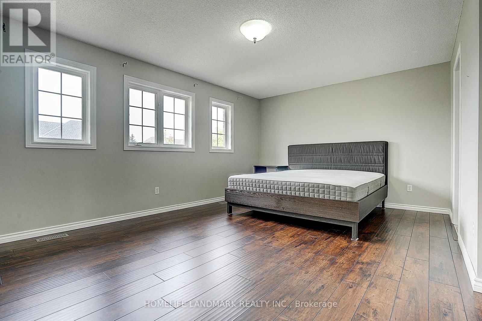 93 PELHAM DRIVE Image 24