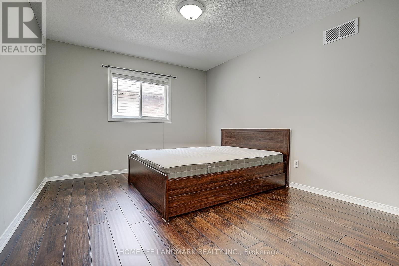 93 PELHAM DRIVE Image 28