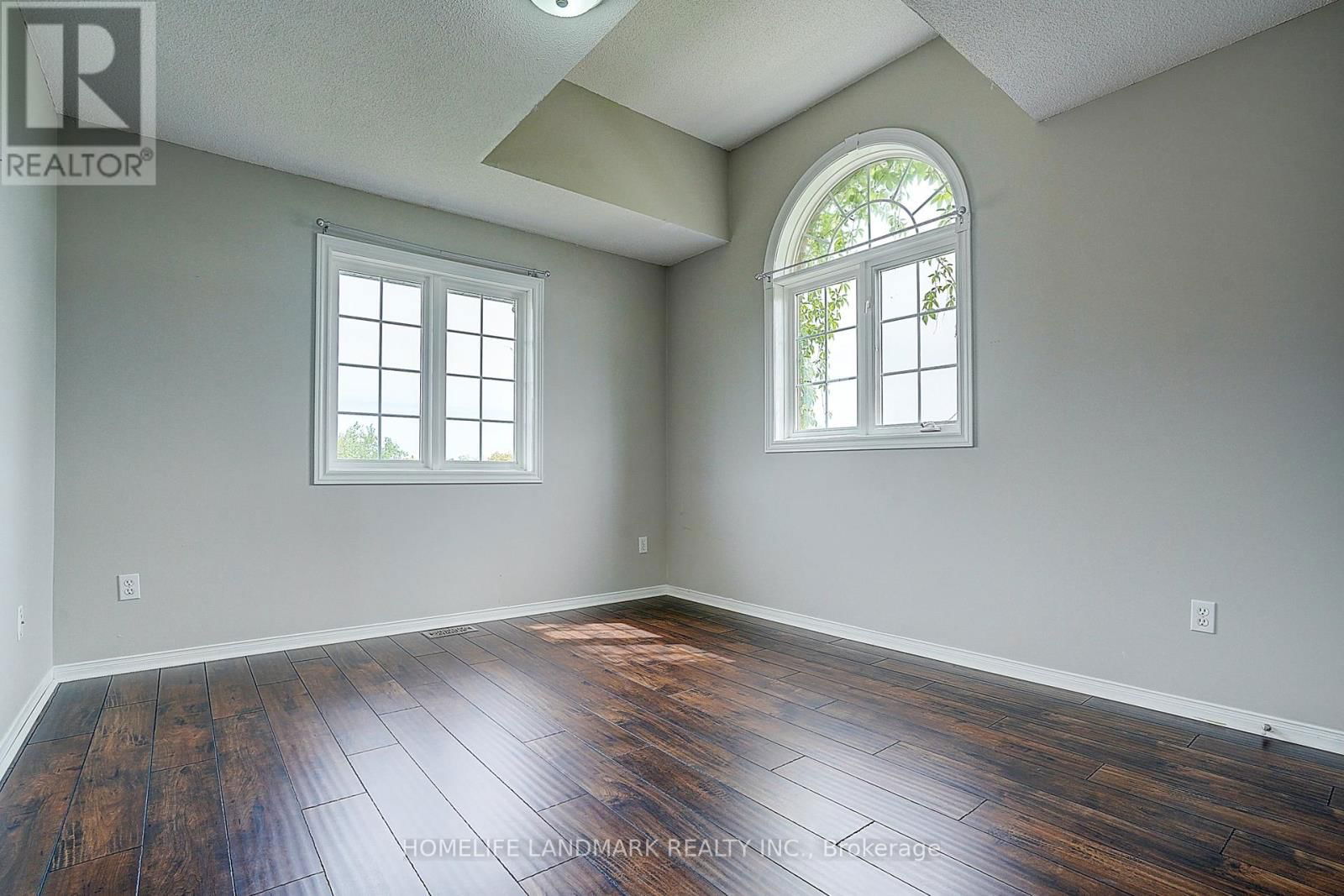 93 PELHAM DRIVE Image 32