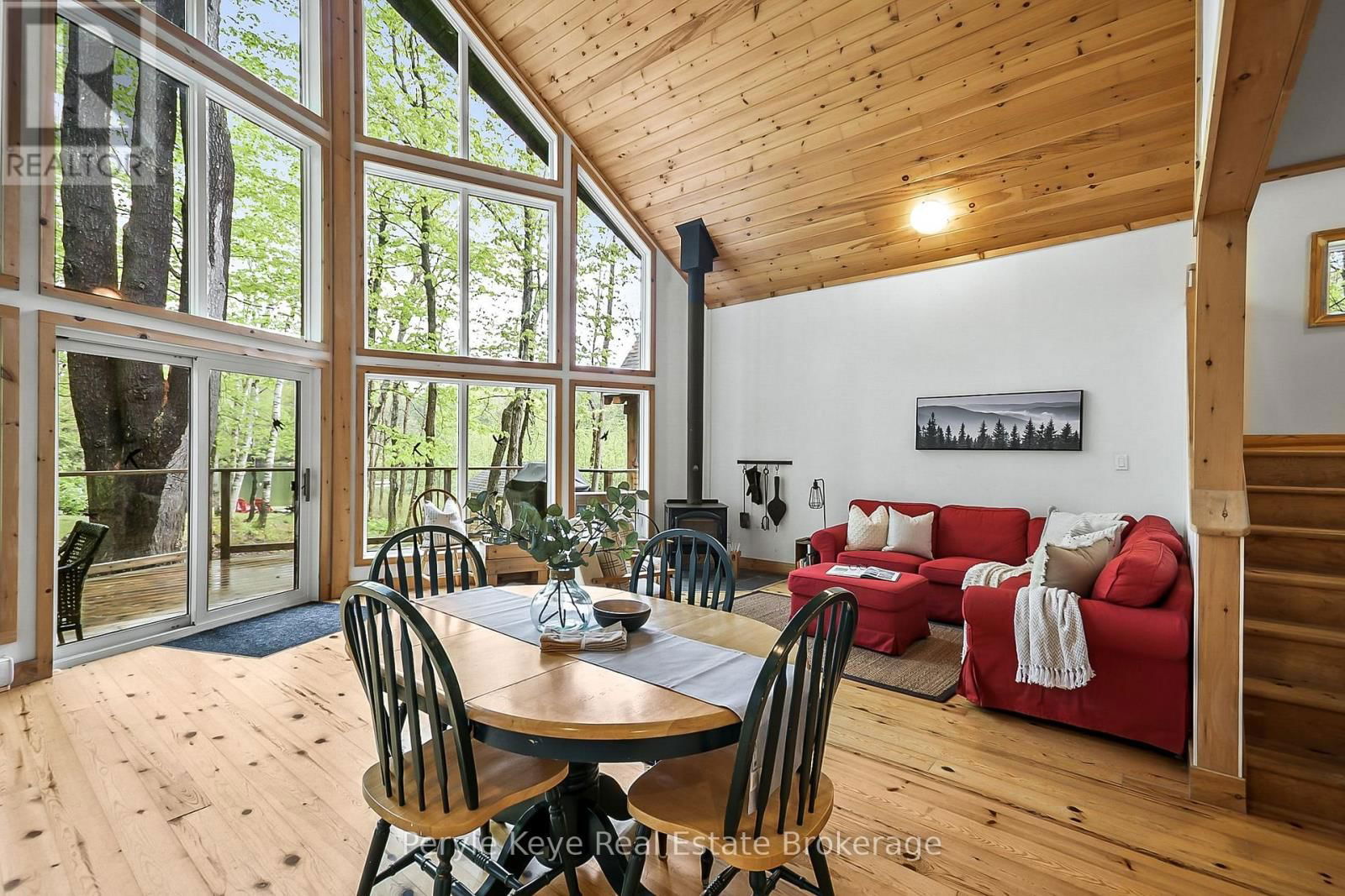 1042 S MENOMINEE ROAD Image 12