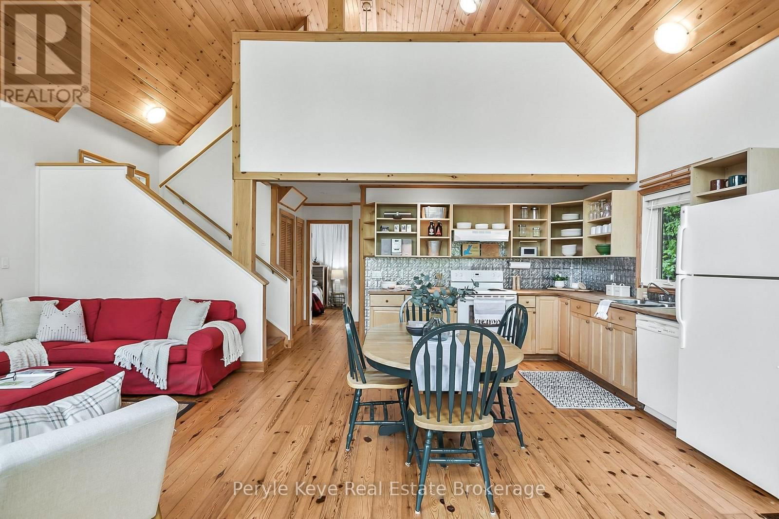 1042 S MENOMINEE ROAD Image 13