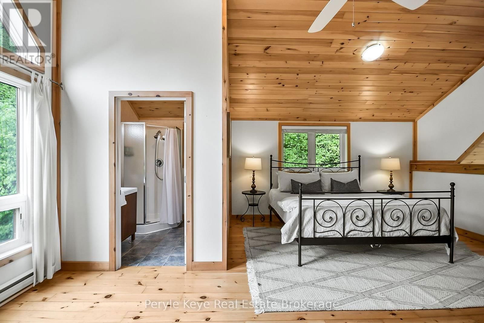 1042 S MENOMINEE ROAD Image 19