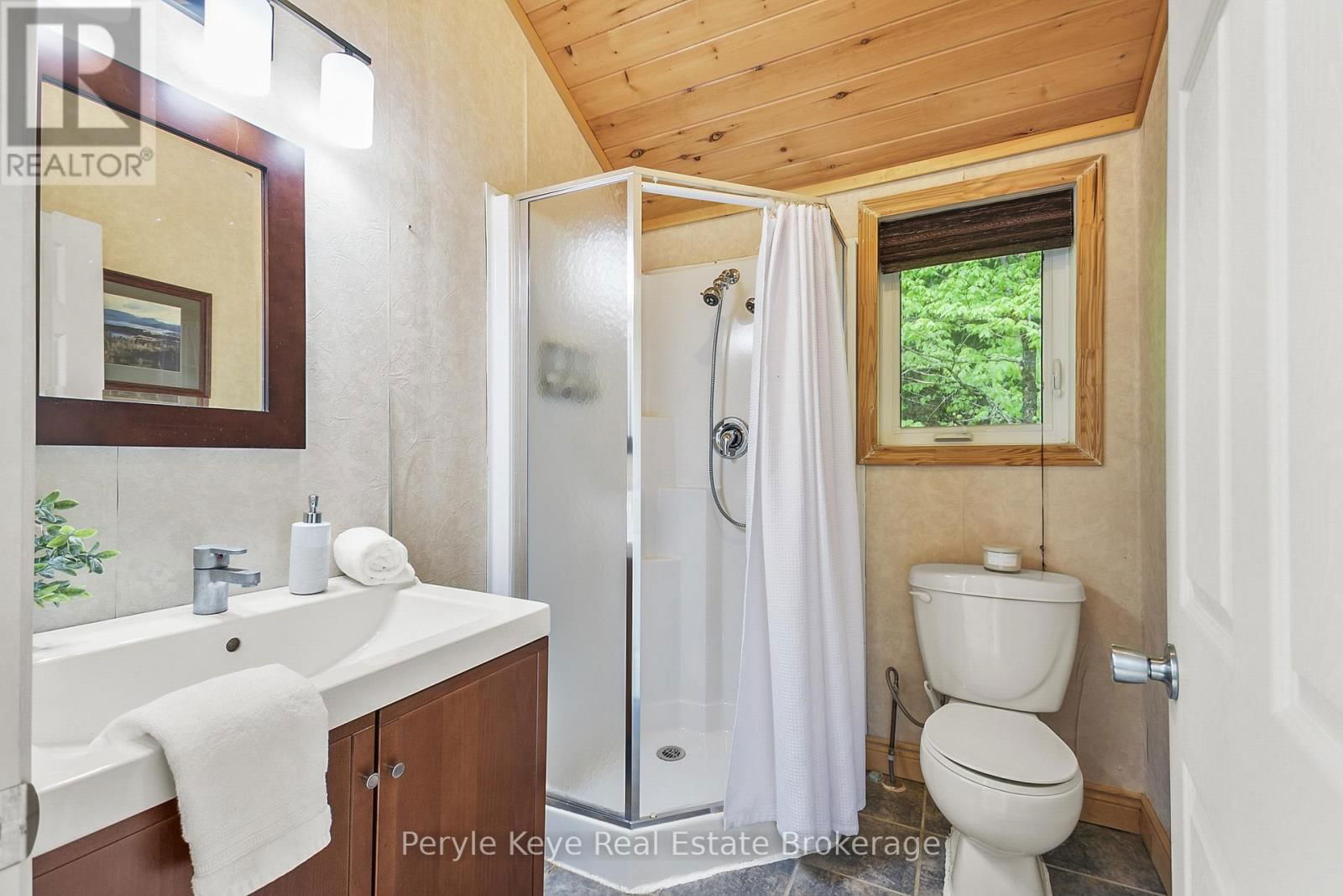 1042 S MENOMINEE ROAD Image 20