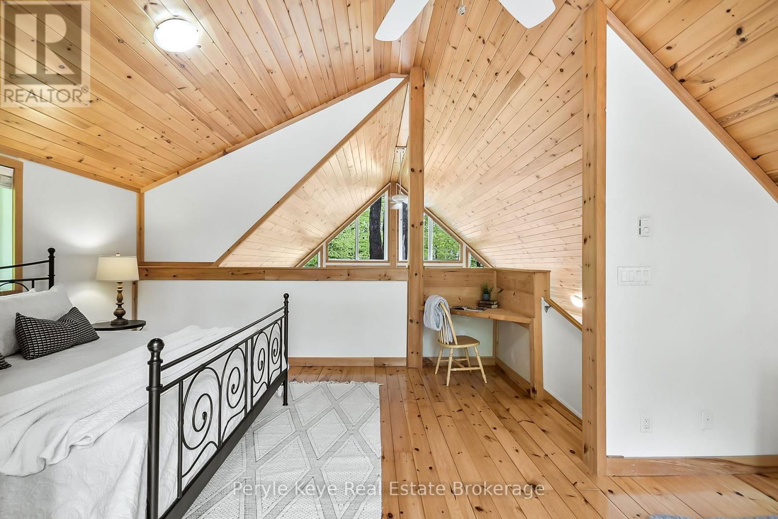 1042 S MENOMINEE ROAD Image 22