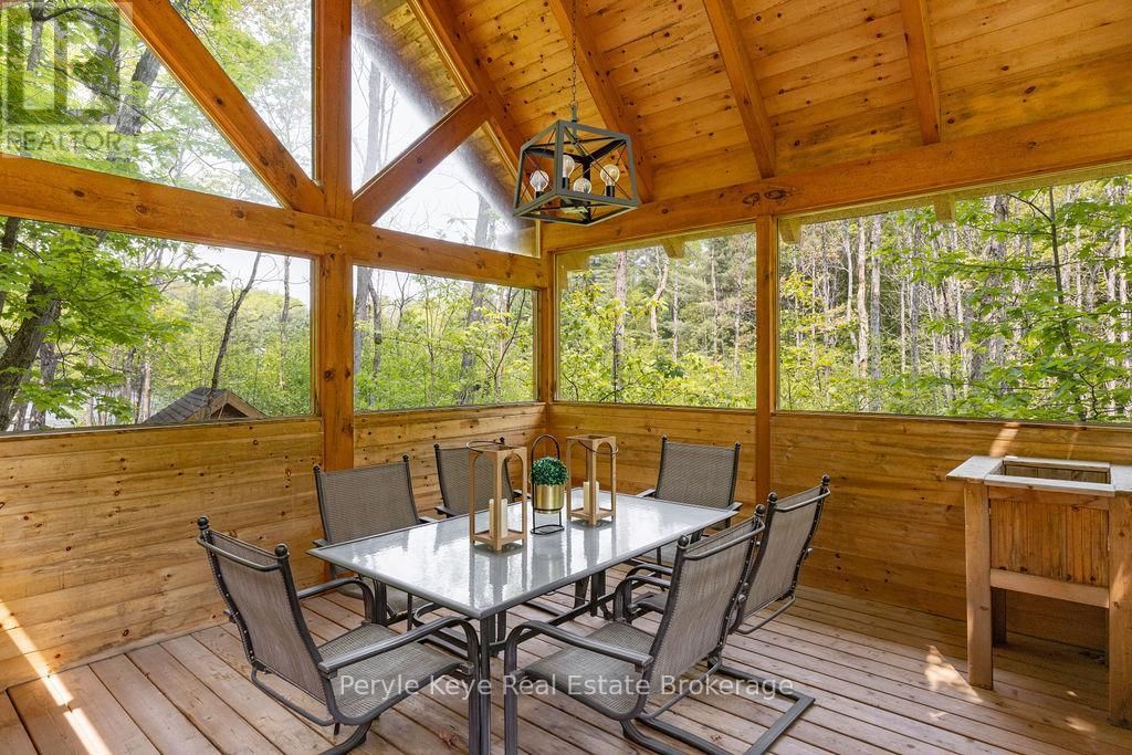1042 S MENOMINEE ROAD Image 26