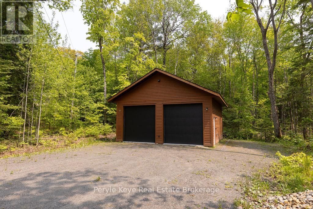 1042 S MENOMINEE ROAD Image 31