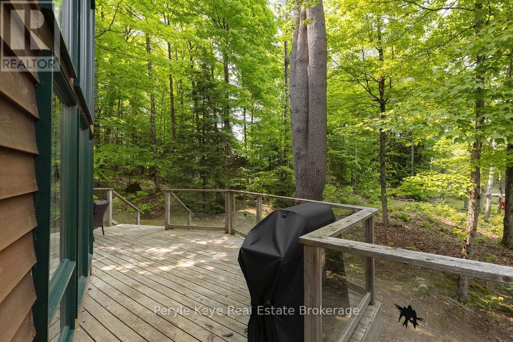 1042 S MENOMINEE ROAD Image 32